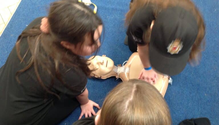 Mini-Police learn to save a life Mini-Police learn to save a life