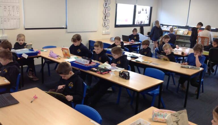 We love reading! We love reading!