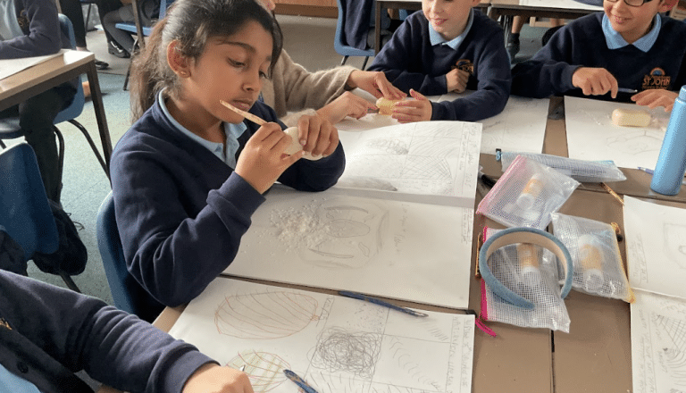 Year 5 Sculpt Like Henry Moore!